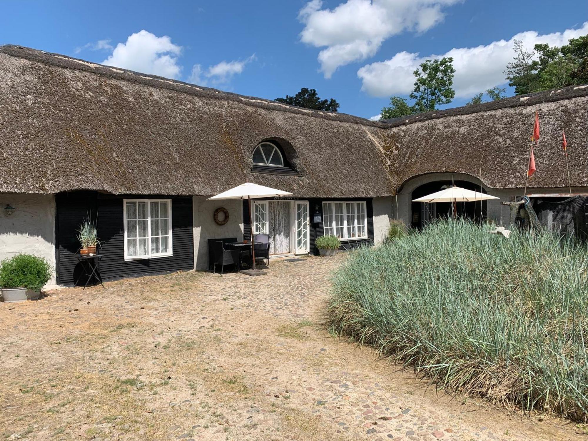 Farm61 Badehotellet I Det Midtjydske - Alder +18 Ar Tjele Bagian luar foto